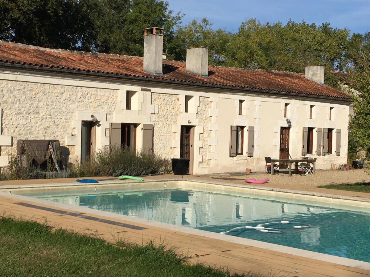 Maison Perigord Vert Piscine Et Spa La Roche-Chalais Екстер'єр фото
