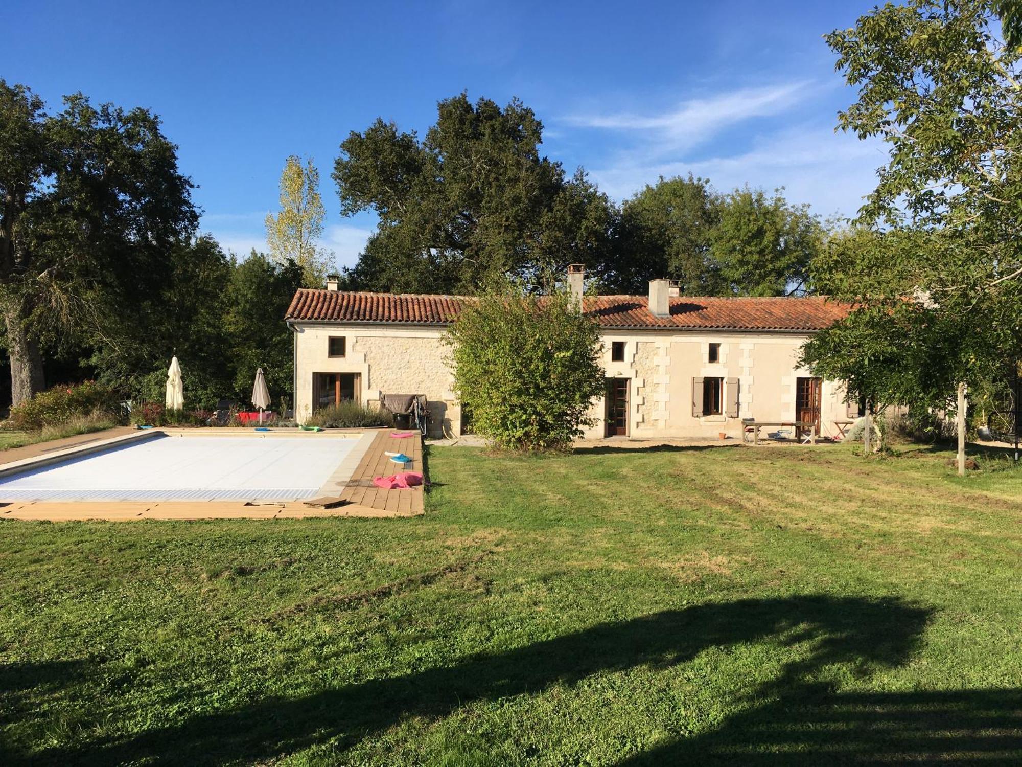 Maison Perigord Vert Piscine Et Spa La Roche-Chalais Екстер'єр фото
