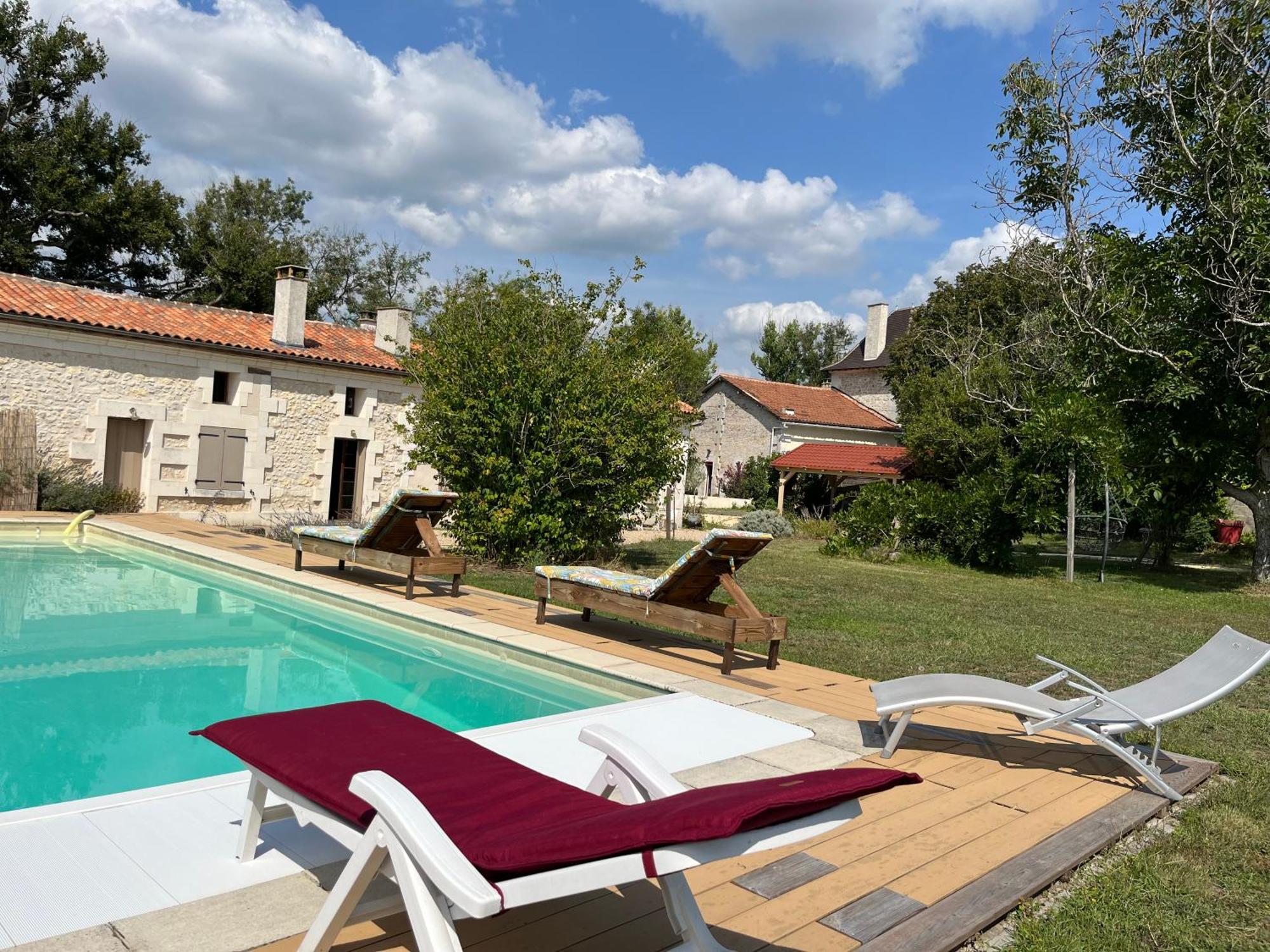 Maison Perigord Vert Piscine Et Spa La Roche-Chalais Екстер'єр фото